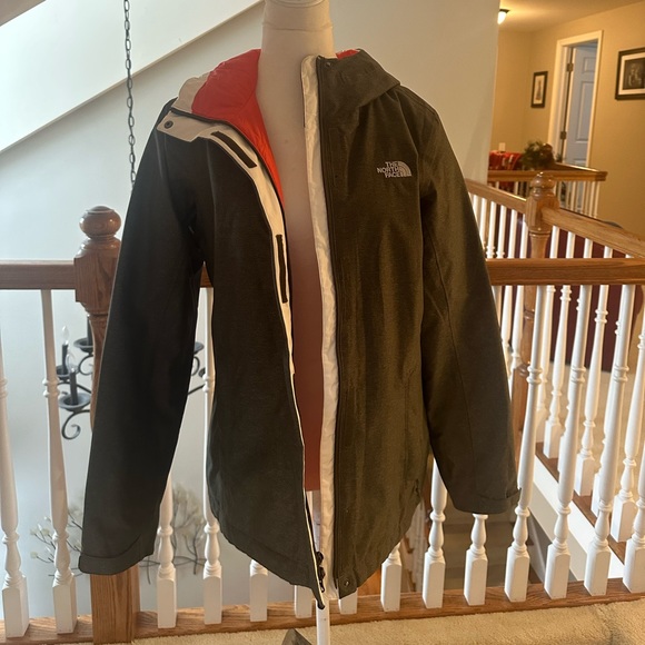 The North Face ski jacket - Picture 1 of 4